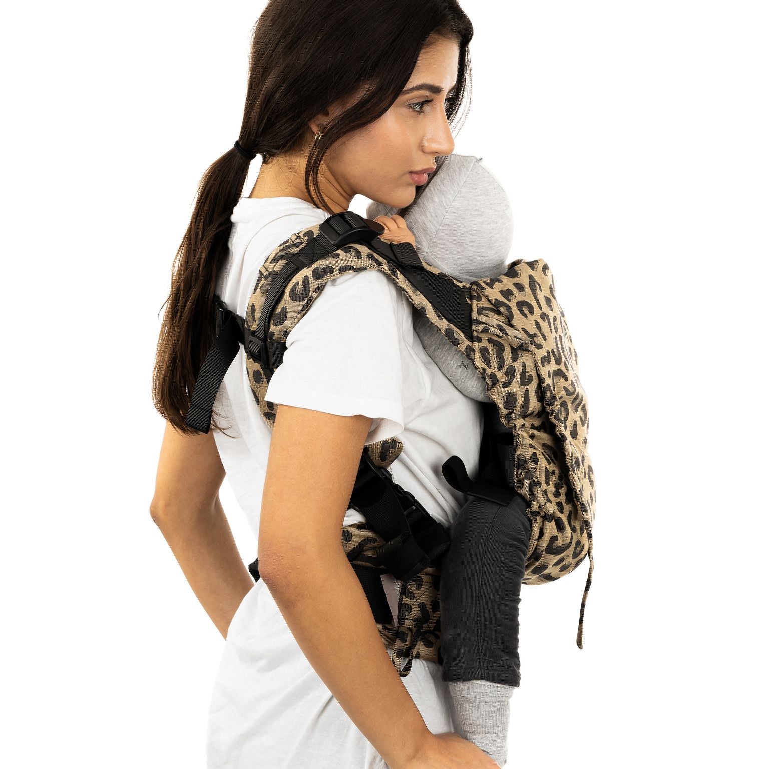 Fidella Fusion Fullbuckle Babytrage – Leopard Gold – Kleinkind – Babytrage – MamaMilla