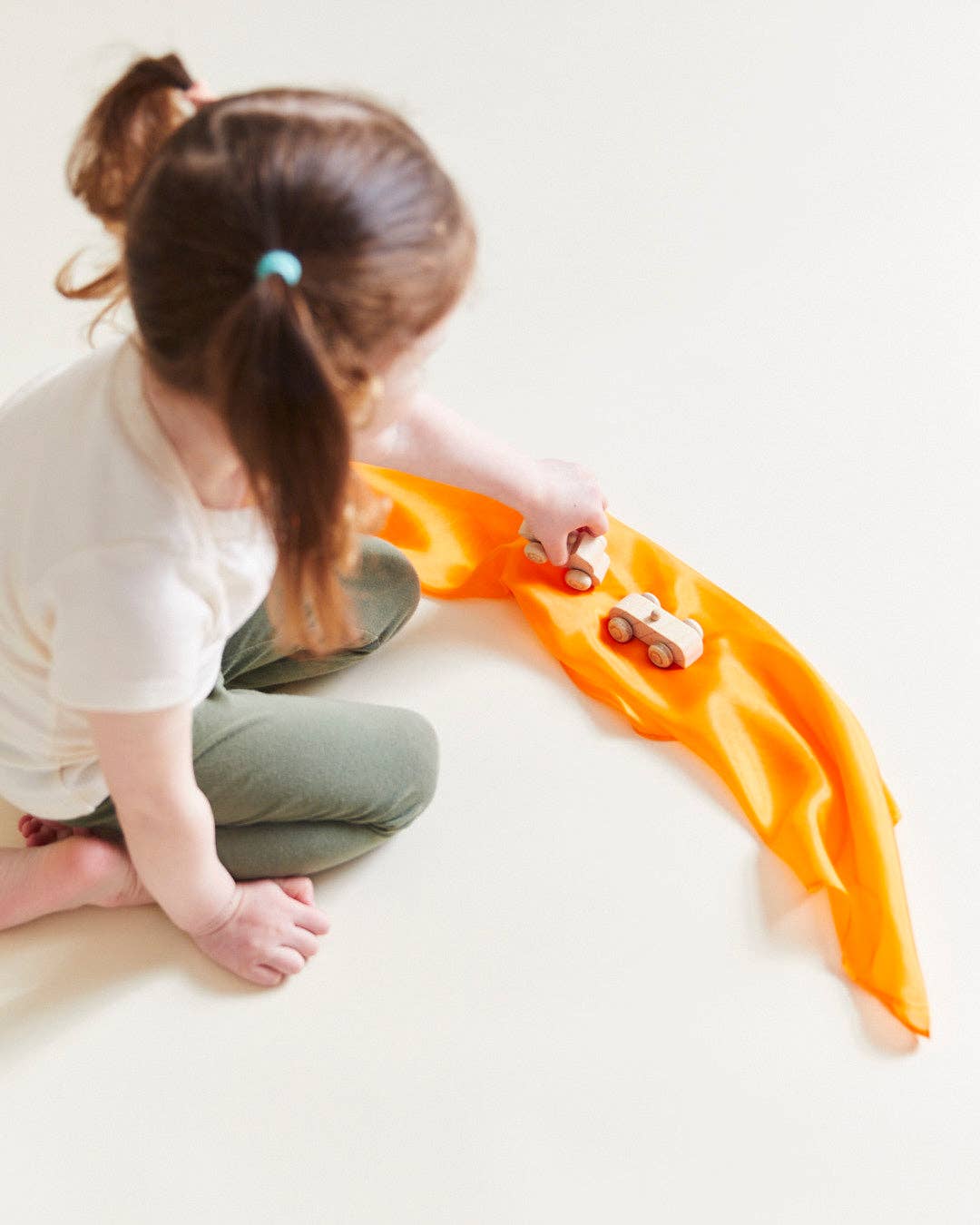 Sarahs Silk Mini Playsilks - Pretend Play 100% Natural Silk Waldorf Toys: Emerald - - MamaMilla