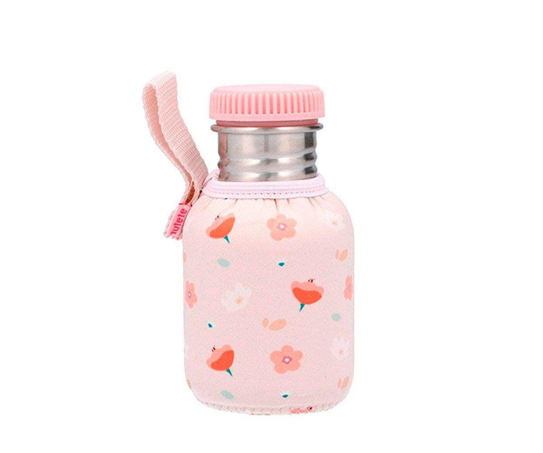 Tutete neoprenöverdrag för BLAFRE och TUTETE 300ml/350 ml - Little Garden - Neoprenöverdrag - MamaMilla