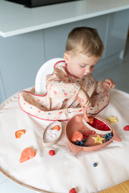 Tidy Tot Lätzchen, Tablett und Löffel – SET – Sand – Lätzchen mit Ärmeln – MamaMilla